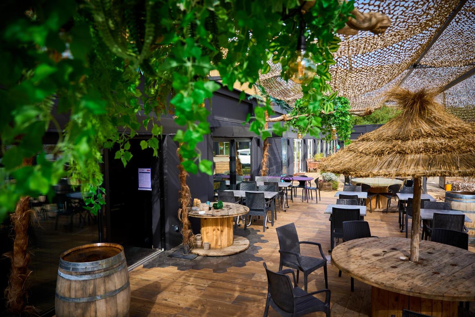 In Jungle Hotel Chassagny Exterior foto