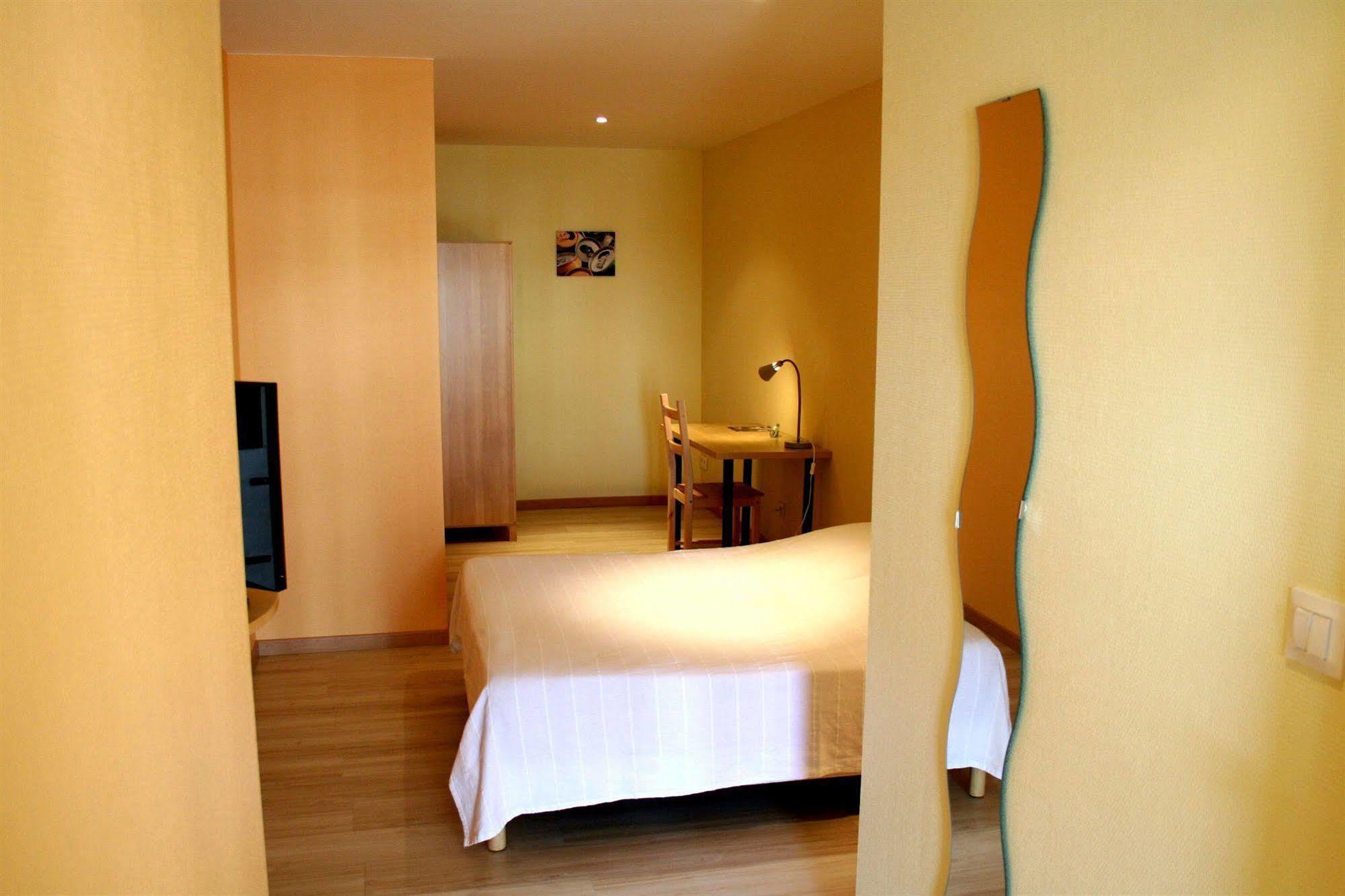 In Jungle Hotel Chassagny Exterior foto